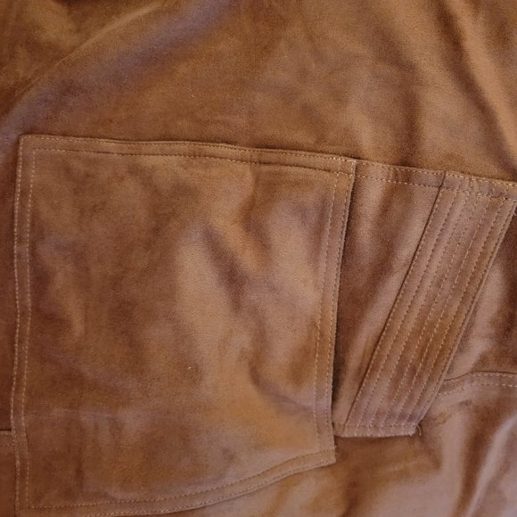 BCBG mod mini skirt in lt brown faux suede M - Picture 4 of 4